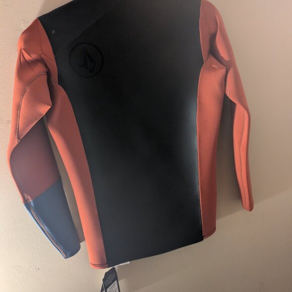 Volcom Women's swimsuit/wetsuit - Picture 2 of 4